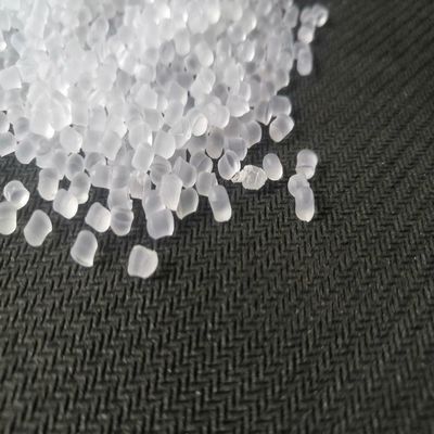 Los gránulos suaves cristalinos del PVC del compuesto 1.19g/cm3 del PVC riegan